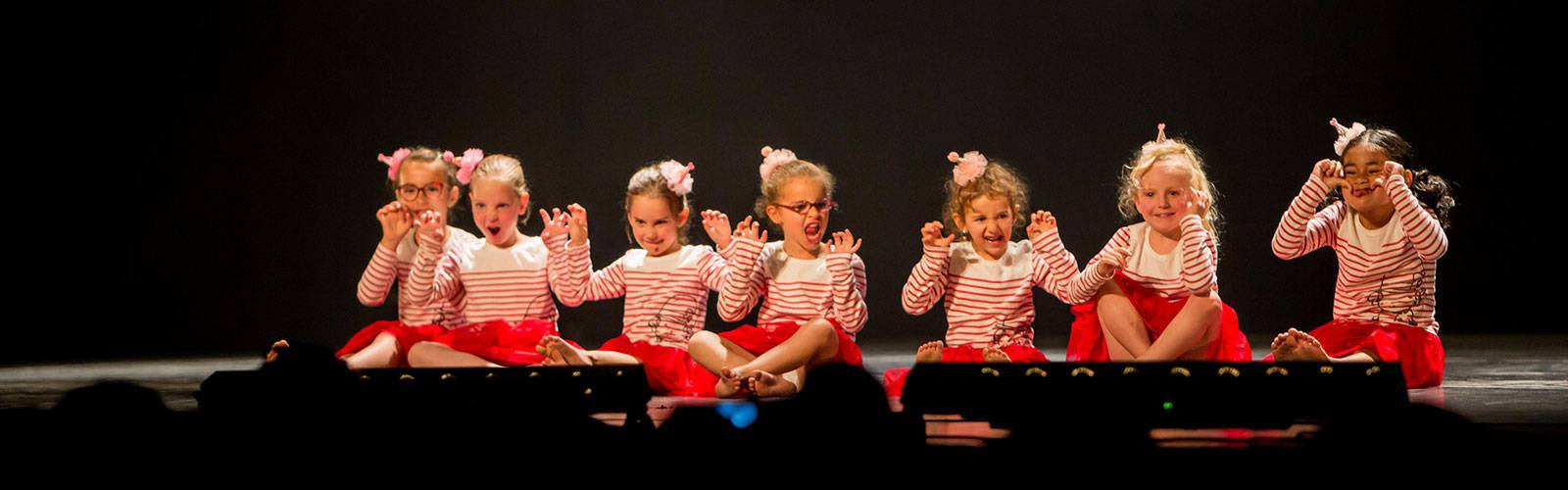 Éveil à la Danse - Spectacle "L'Étrange Noël de Mr Jack" - Photo : AeroflyStudio Éveil à la Danse - Spectacle "L'Étrange Noël de Mr Jack" - Photo : AeroflyStudio